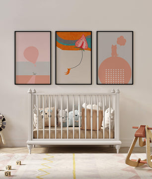 Triptyque d’art minimaliste avec des chats et des ballons