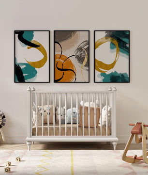 Art abstrait sur toiles avec des détails dorés