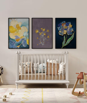 Art floral moderne avec des motifs de fleurs et des éléments dorés
