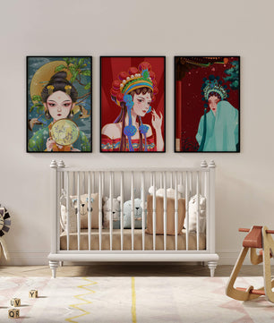 Tríptico de Retratos Femeninos en Estilo Asiático con Elementos Dorados