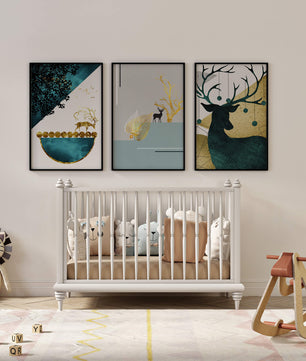 Ensemble de trois tableaux modernes avec motif de cerfs et finition dorée