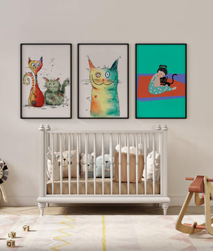 Ensemble d’illustrations colorées de chats avec un cadre en bois clair