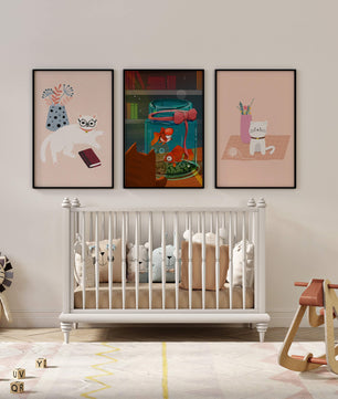 Ensemble de tableaux modernes avec des chats et un aquarium