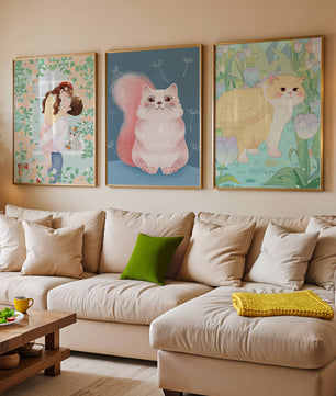 Ensemble de trois tableaux avec des chats et un design floral dans des tons pastel