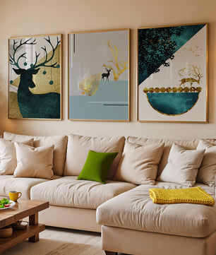Ensemble de trois tableaux modernes avec motif de cerfs et finition dorée