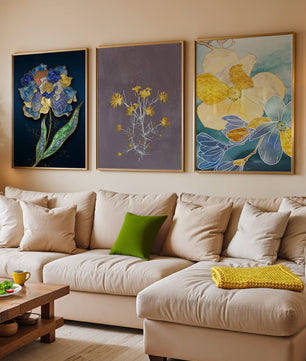 Art floral moderne avec des motifs de fleurs et des éléments dorés