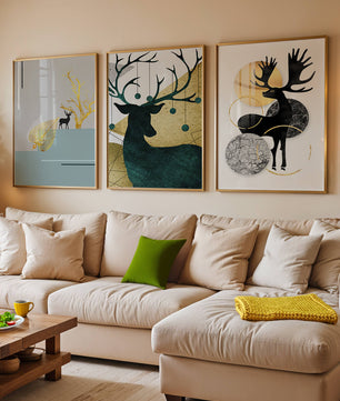 Ensemble de tableaux de cerfs avec des détails dorés