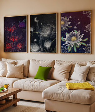 Pared Decorada con Conjunto de Tres Lienzos de Flores y Elementos Naturales