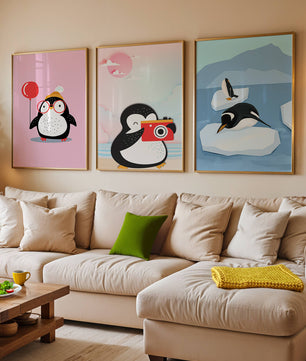 Ensemble de trois dessins de pingouins au style ludique et aux couleurs pastel