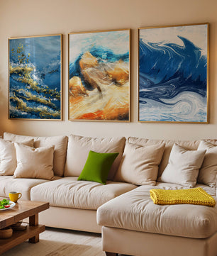 Ensemble de peintures abstraites dans des tons bleus et dorés