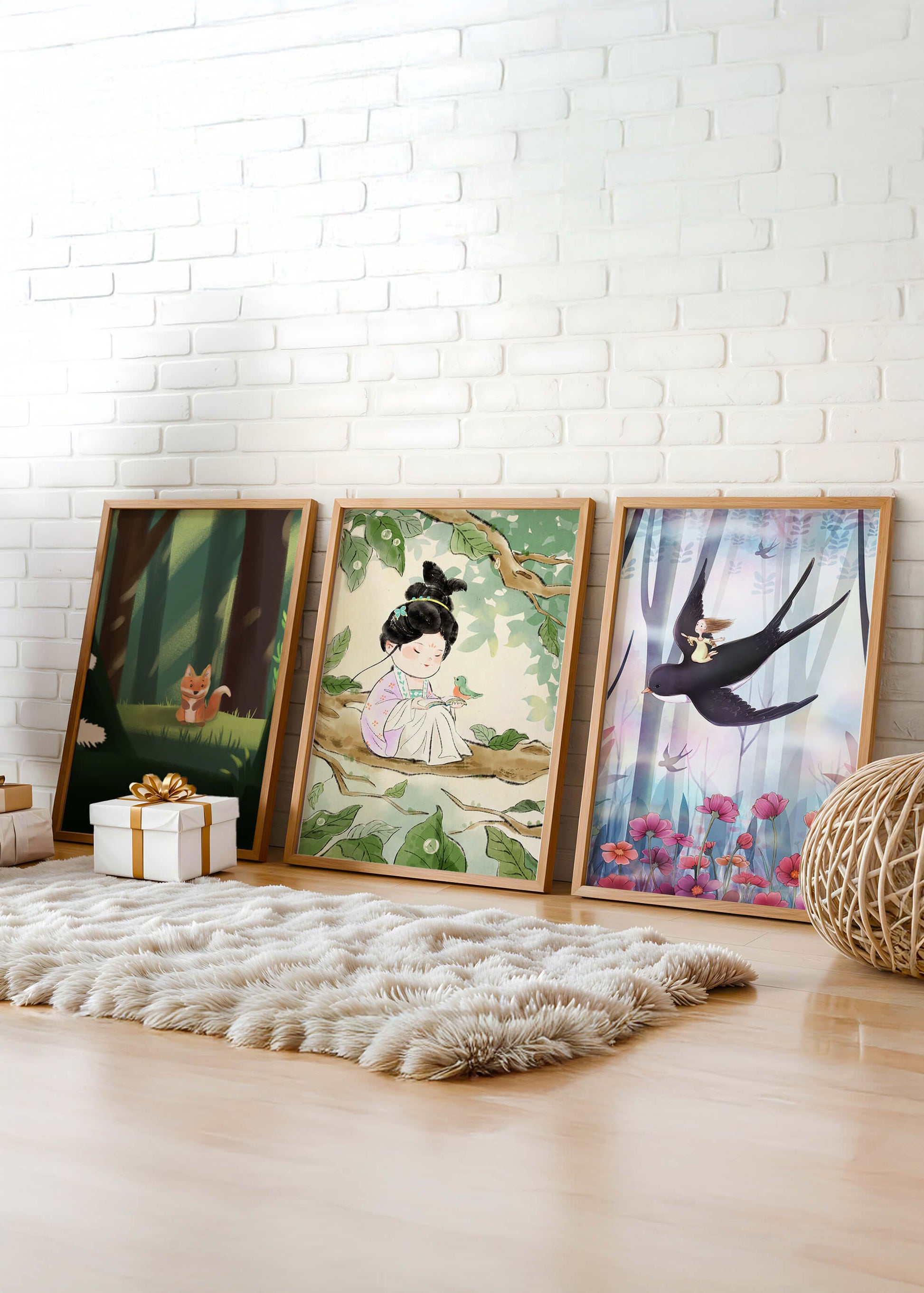 Set de impresiones artísticas infantiles en un espacio luminoso