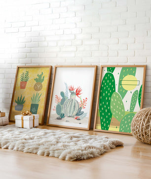 Conjunto de Ilustraciones de Cactus en Marcos de Madera en Pared Clara