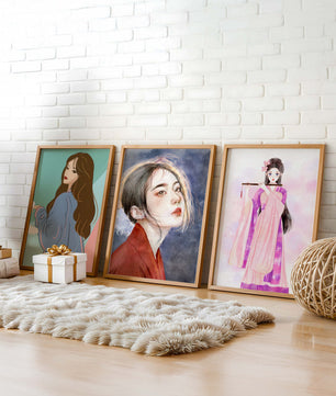 Tríptico de retratos femeninos en estilo moderno