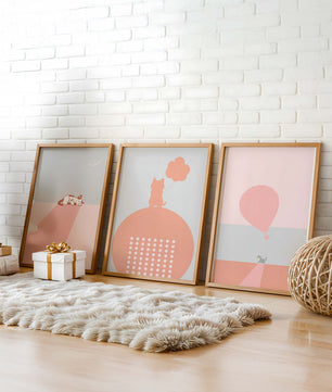 Triptyque minimaliste avec chats et ballon en ton rose