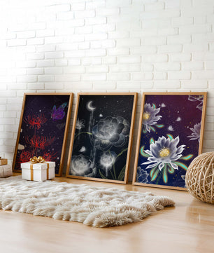 Pared Decorada con Conjunto de Tres Lienzos de Flores y Elementos Naturales