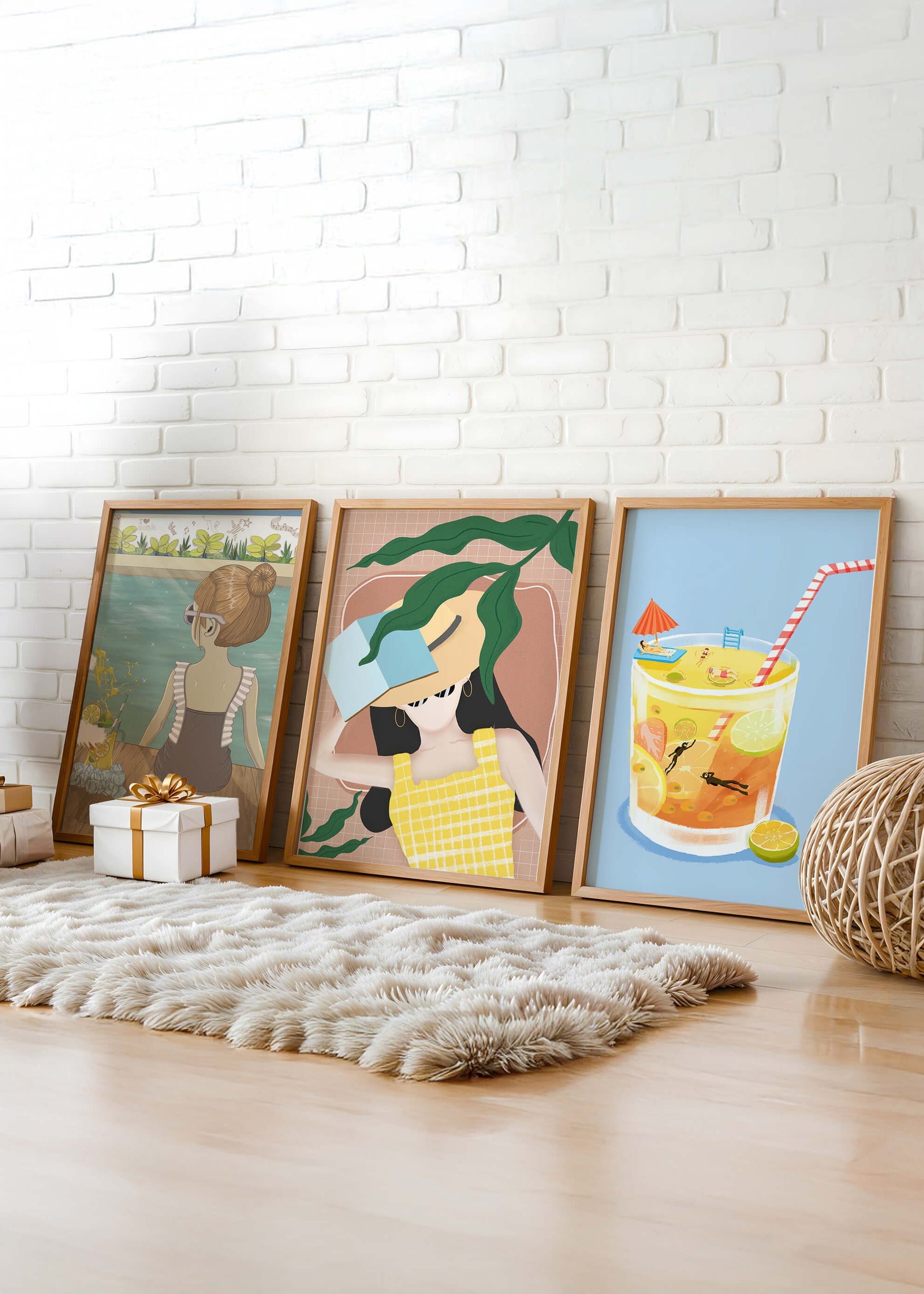 Conjunto De Tres Ilustraciones Modernas Con Temática De Playa En Marcos De Madera