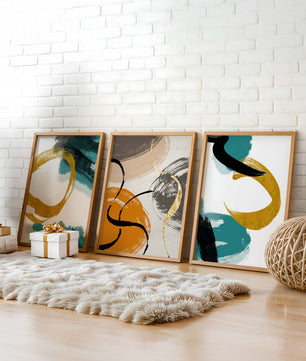 Art abstrait sur toiles avec des détails dorés