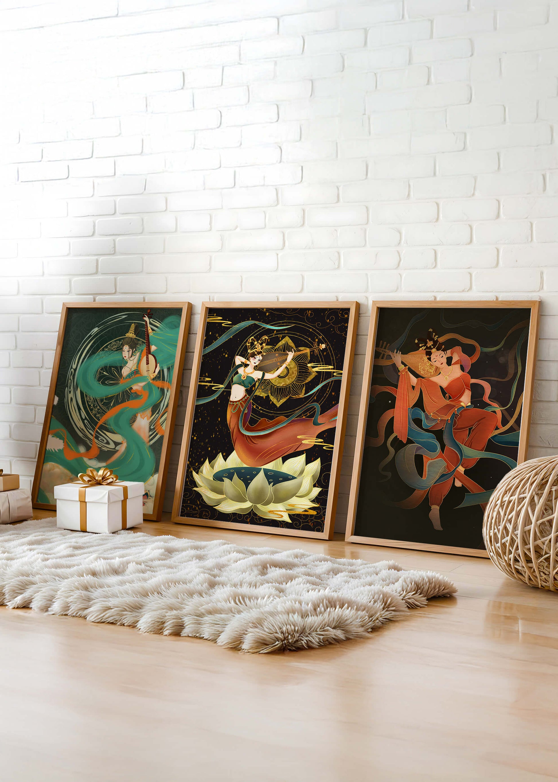 Ensemble d’affiches de style asiatique avec motifs floraux et dorés