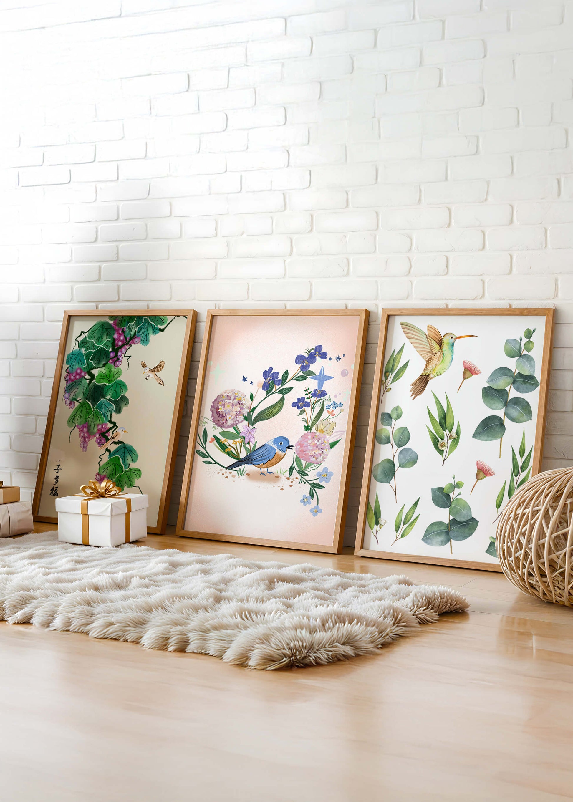 Ensemble de trois œuvres d'art avec des motifs naturels et des oiseaux