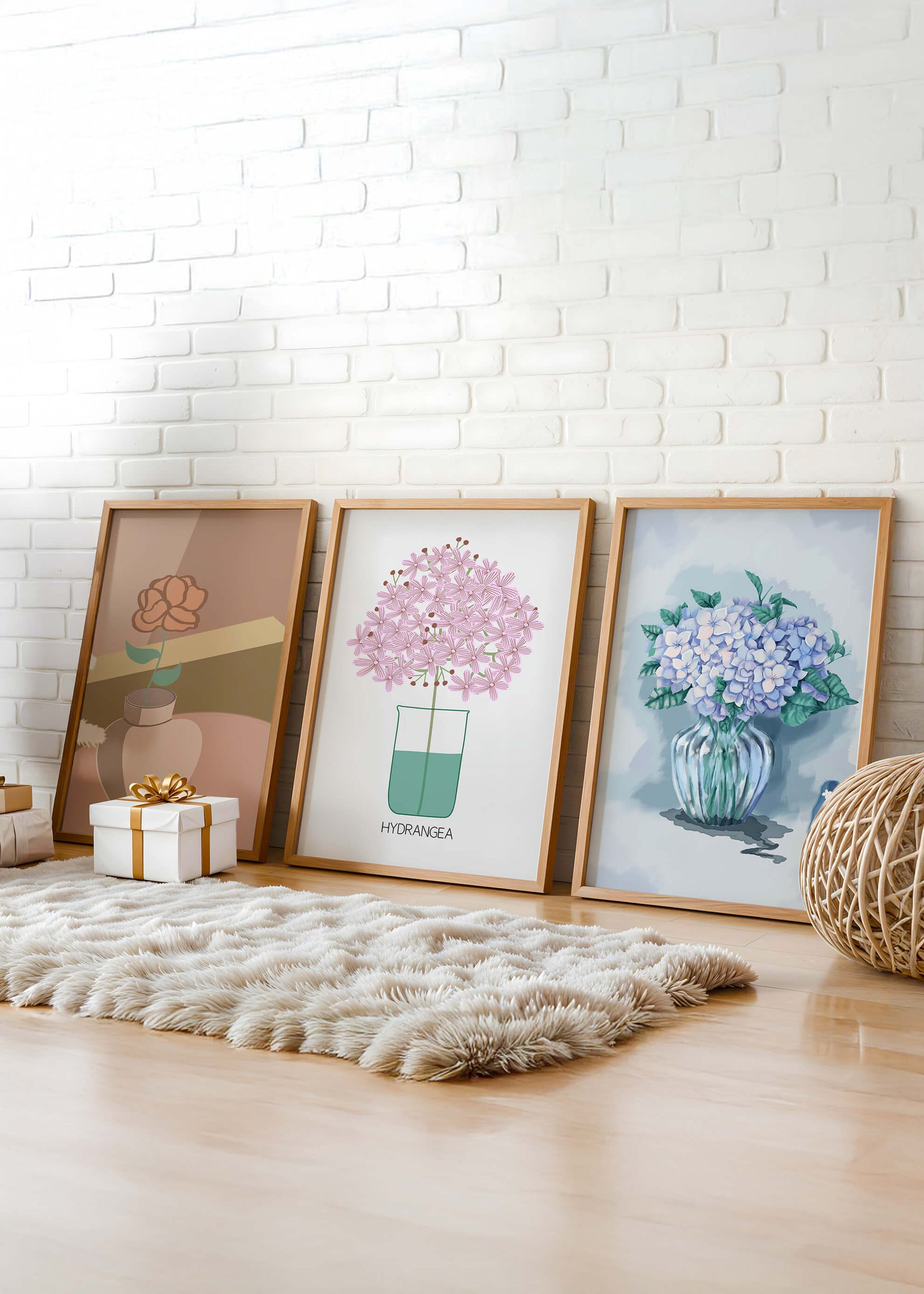 Conjunto De Impresiones Artísticas Con Flores En Marcos De Madera