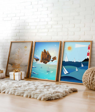 Triptyque de paysages marins avec bateaux et phare