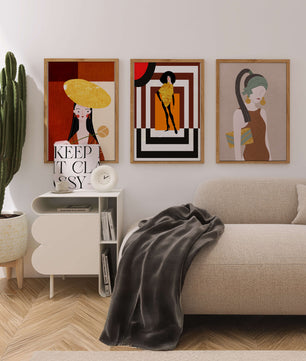 Conjunto De Ilustraciones Modernas Con Elementos Dorados En Pared Sin Marco