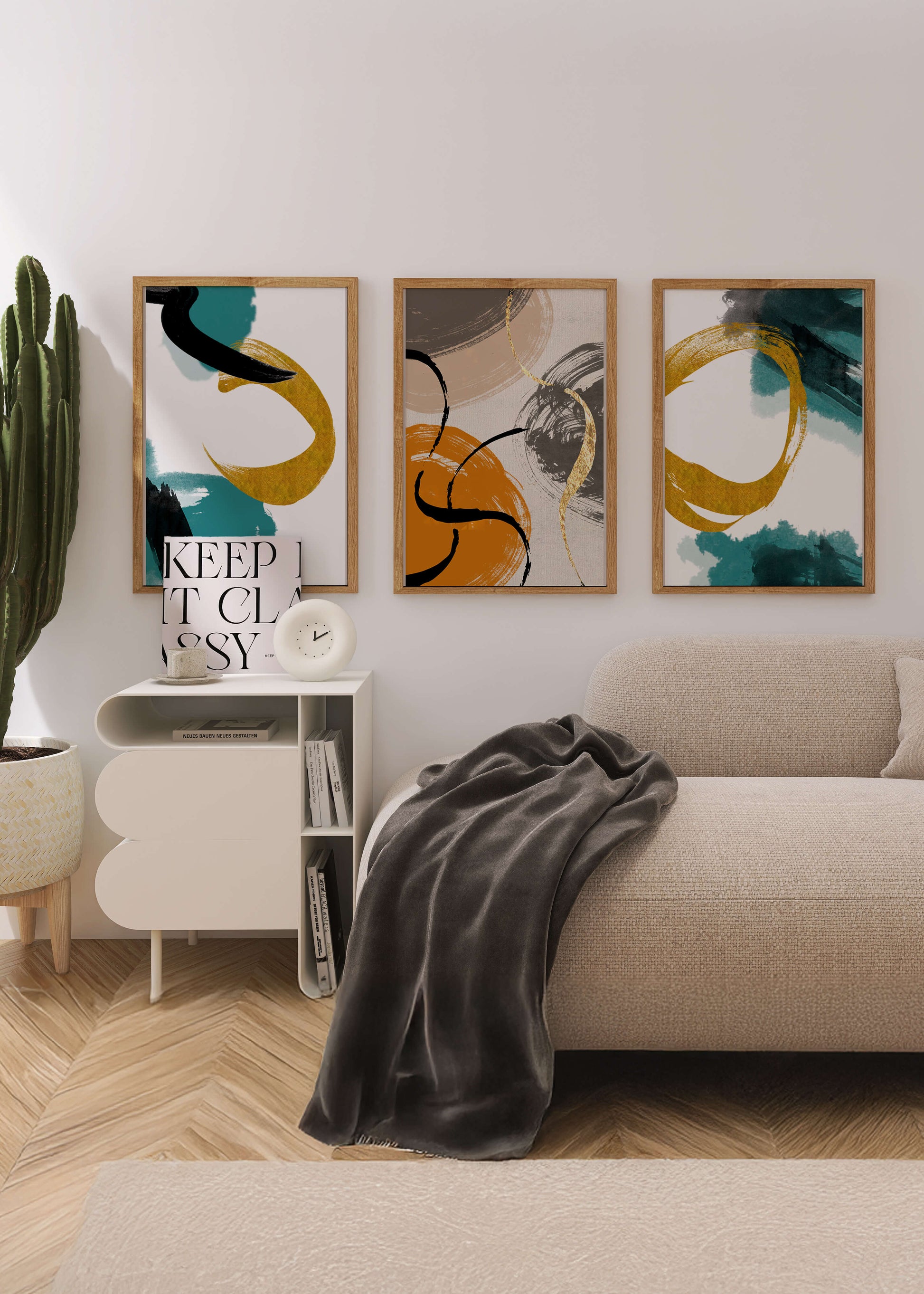 Arte Abstracto en Lienzos con Detalles Dorados