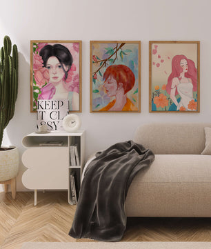 Peintures modernes de femmes avec fleurs en décoration intérieure