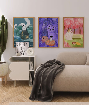Triptyque d’illustrations de chats dans des paysages magiques