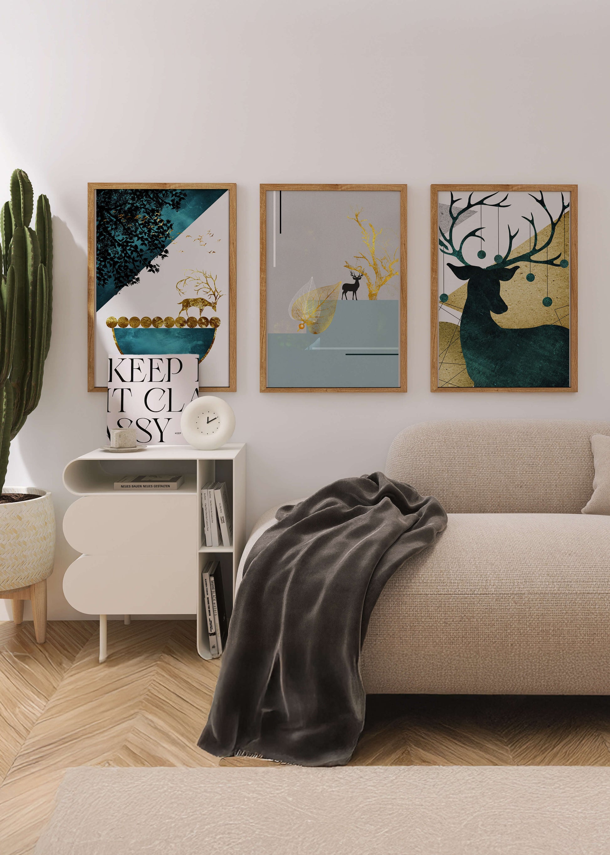 Conjunto De Tres Cuadros Modernos Con Motivo De Ciervos Y Acabado Dorado