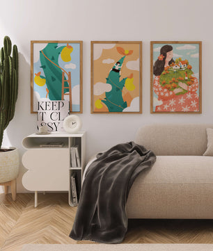 Ensemble de trois tableaux avec des illustrations colorées
