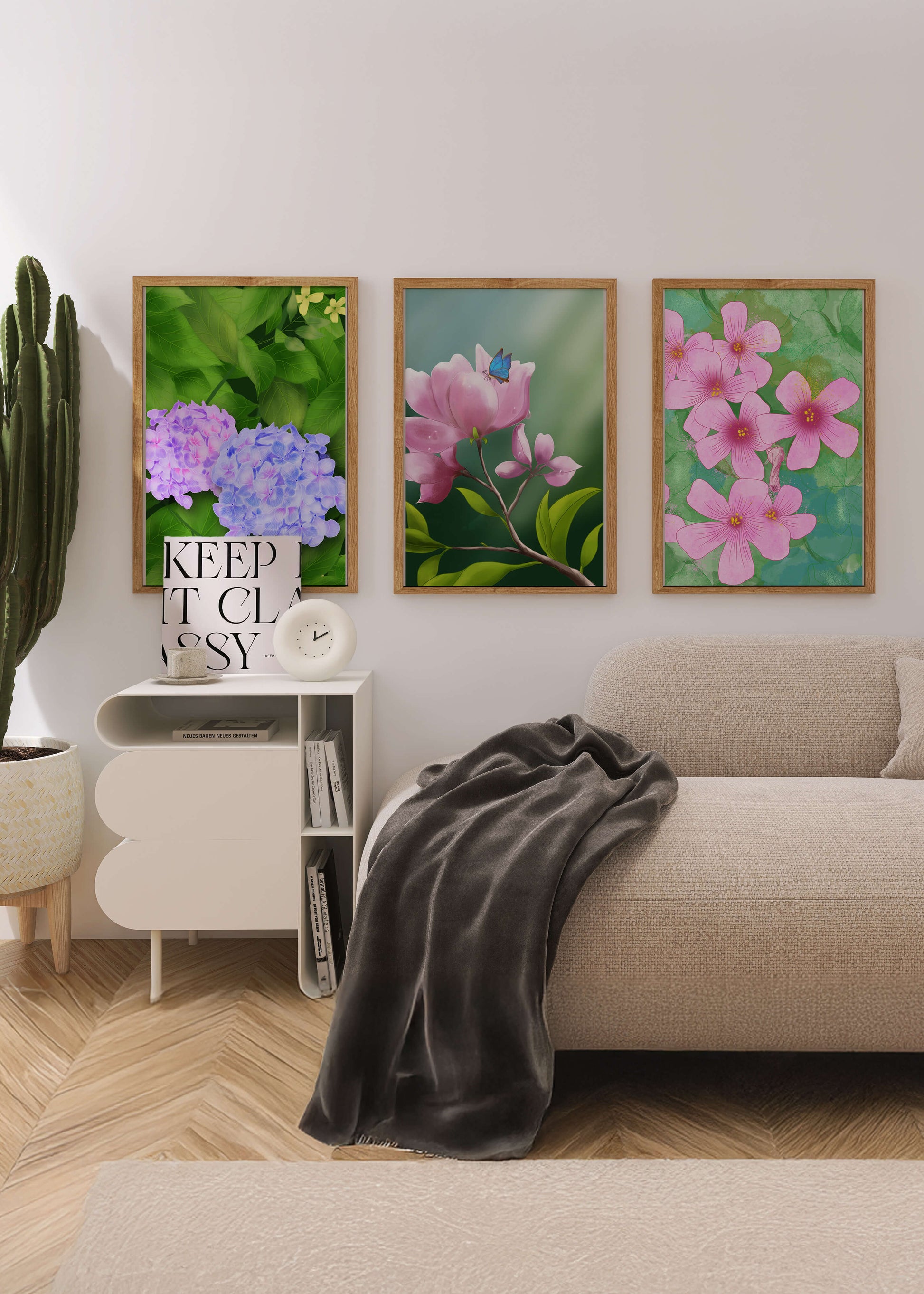 Ensemble de tableaux avec fleurs roses, papillon et hortensias