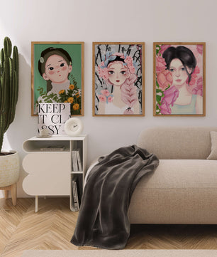 Illustrations de femmes avec des fleurs sur fond clair