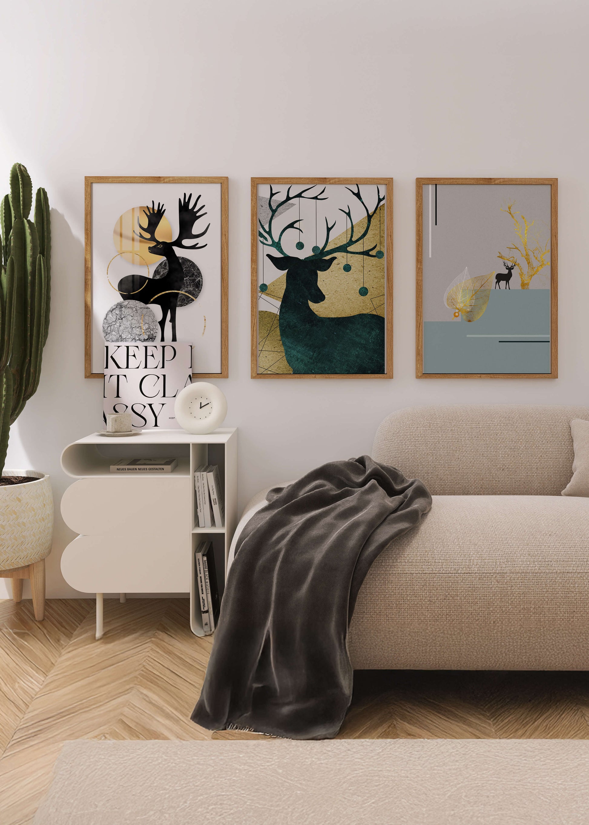 Ensemble de tableaux de cerfs avec des détails dorés