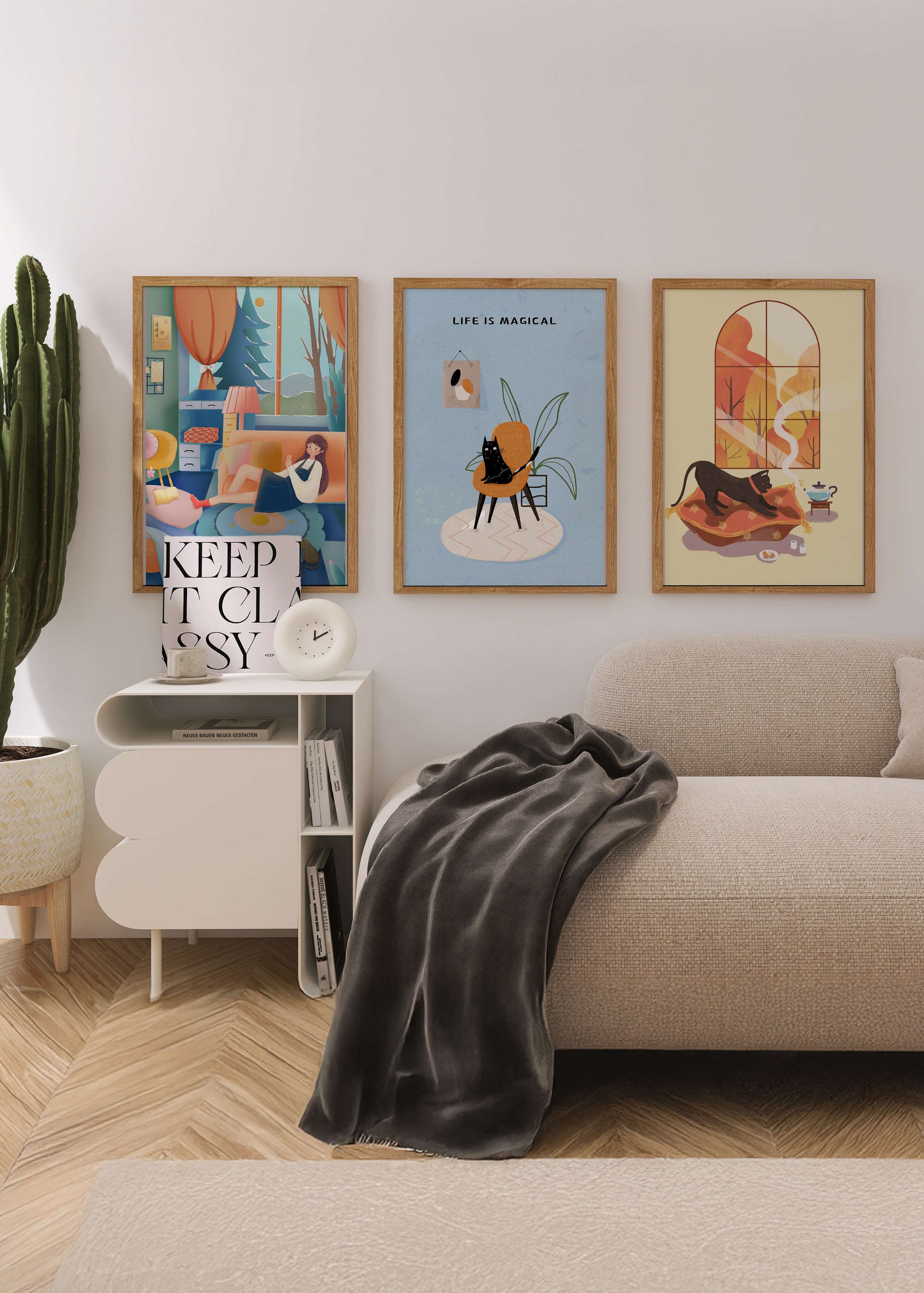 Triptyque d'art moderne avec des illustrations de chats et des scènes colorées
