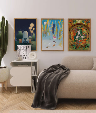 Ensemble de trois œuvres d'art murales avec des éléments dorés