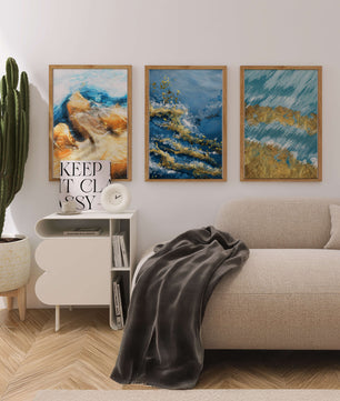 Ensemble de tableaux abstraits avec textures dorées au style moderne