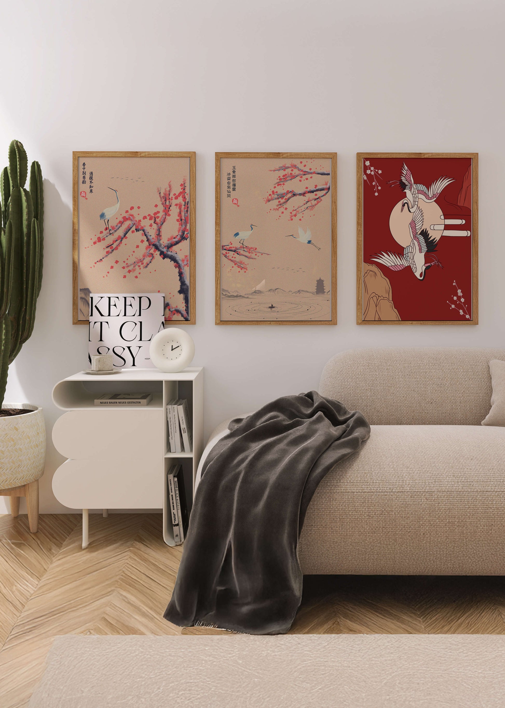 Ensemble de trois toiles avec grues et motifs naturels dans un style asiatique