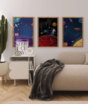 Ensemble d'Œuvres Modernes d'Espace avec Détails Dorés