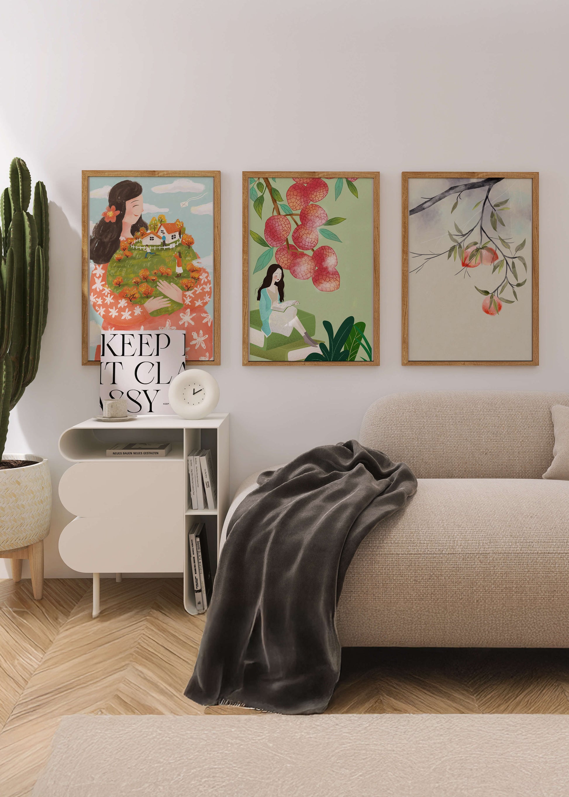 Triptyque d'art avec des éléments naturels et des figures du quotidien