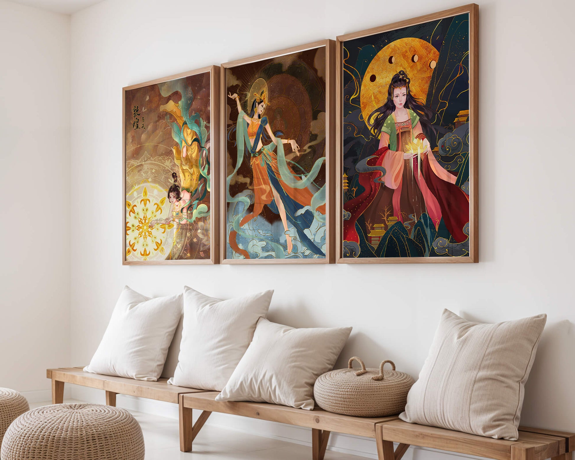 Impresiones de arte asiático con figuras femeninas y elementos dorados