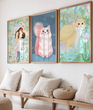 Ensemble de trois tableaux avec des chats et un design floral dans des tons pastel