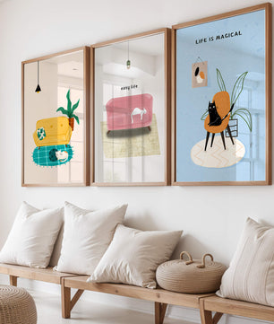 Imágenes minimalistas de gatos y muebles en marcos de madera