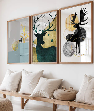 Ensemble de tableaux de cerfs avec des détails dorés