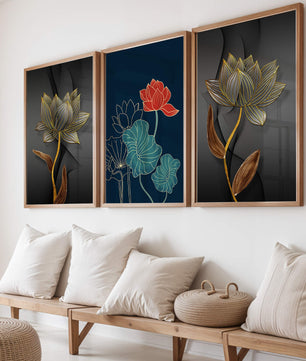 Impressions artistiques de fleurs de lotus sur fond sombre avec détails dorés
