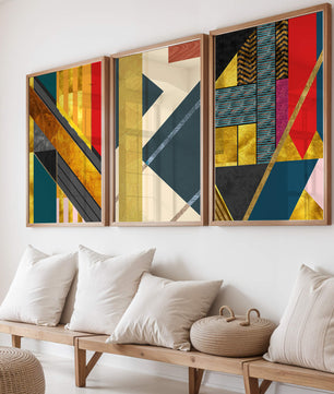 Conjunto de Tres Lienzos Abstractos Geométricos en Colores Vivos y Elementos Dorados