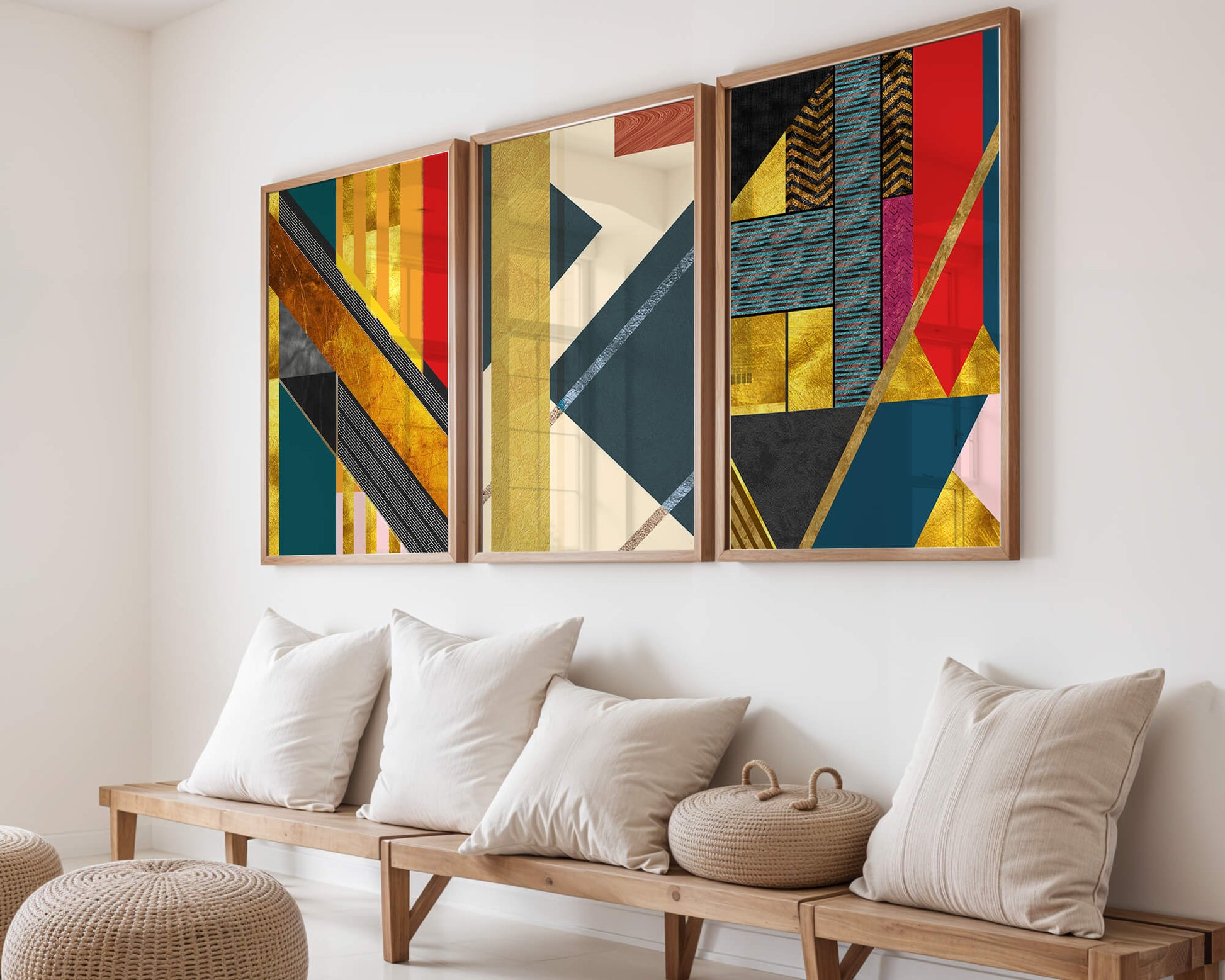 Conjunto de Tres Lienzos Abstractos Geométricos en Colores Vivos y Elementos Dorados