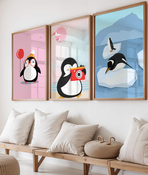 Ensemble de trois dessins de pingouins au style ludique et aux couleurs pastel