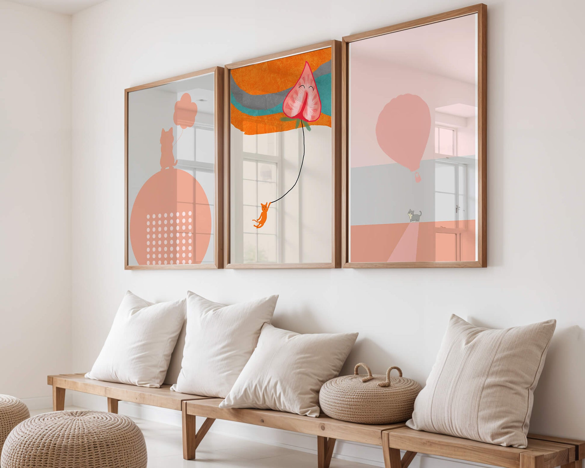 Triptyque d’art minimaliste avec des chats et des ballons