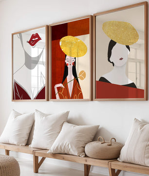 Triptyque moderne avec touches dorées et minimalisme